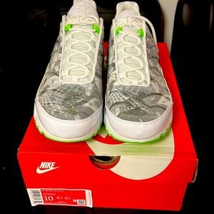 Nike Woman’s air max plus LX Size 10